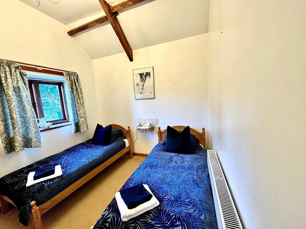 Holiday home Cedar Barn Llangwm-Isaf