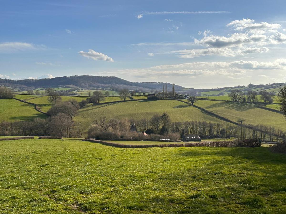 Cedar Barn Holiday home Llangwm-Isaf