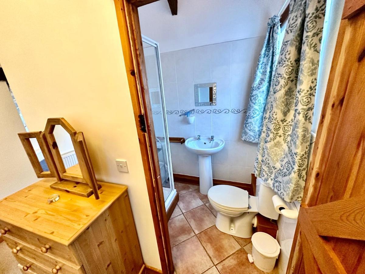 Cedar Barn Holiday home Llangwm-Isaf