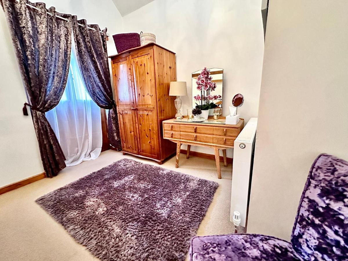 Holiday home Cedar Barn Llangwm-Isaf